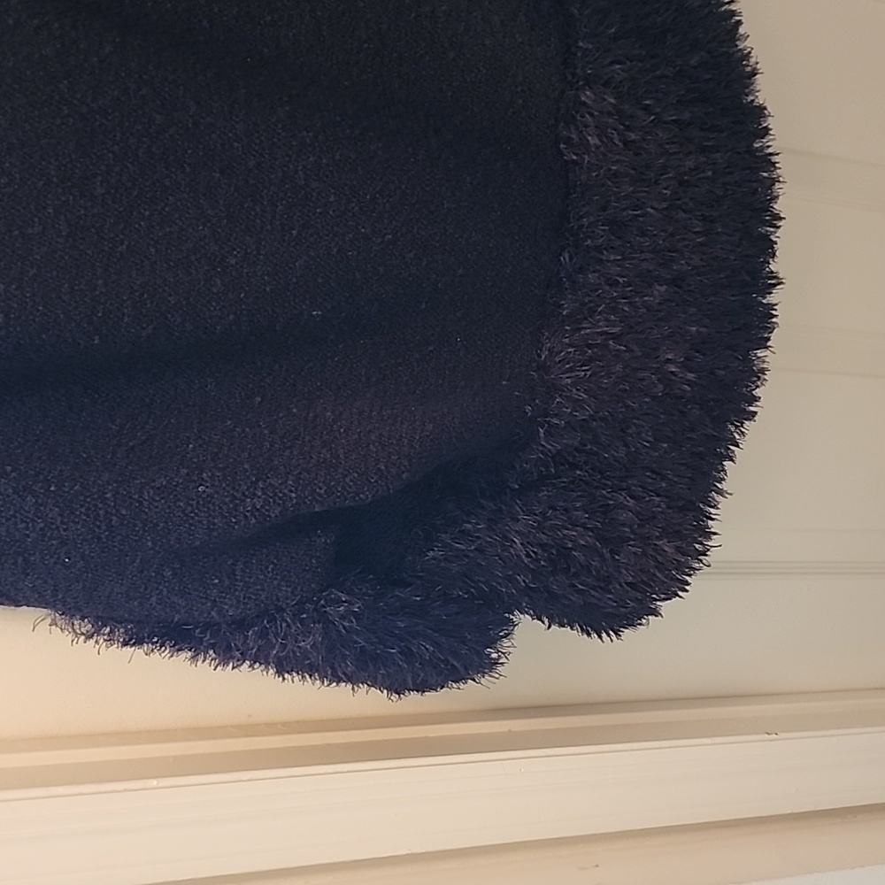 Sweater - Picture 4 of 4